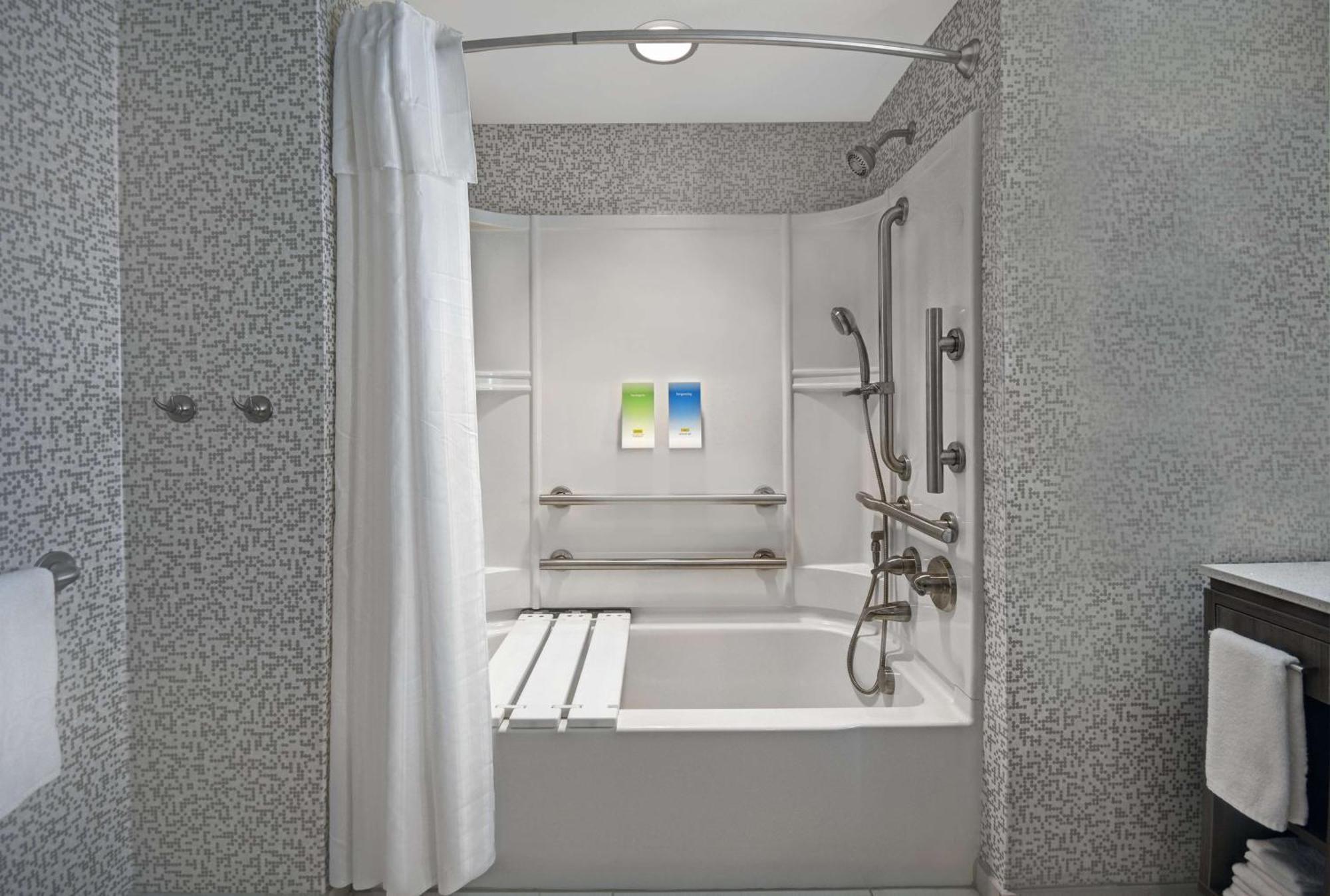 Home2 By Hilton Utica, Ny 3* Utica